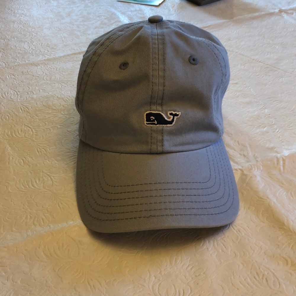 Light blue gray hat with vineyard vine whale